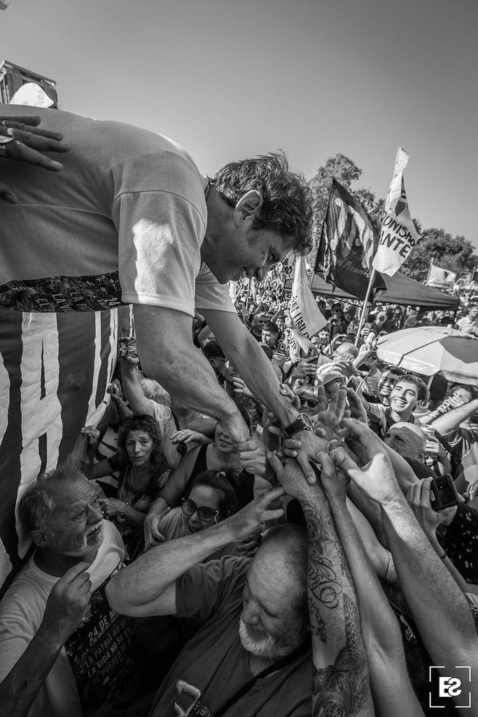 Fotógrafo Estanislao Santos - Estanislao Santos fotógrafo | Registro fotográfico: Discurso de Kicillof en Buenos Aires, Argentina