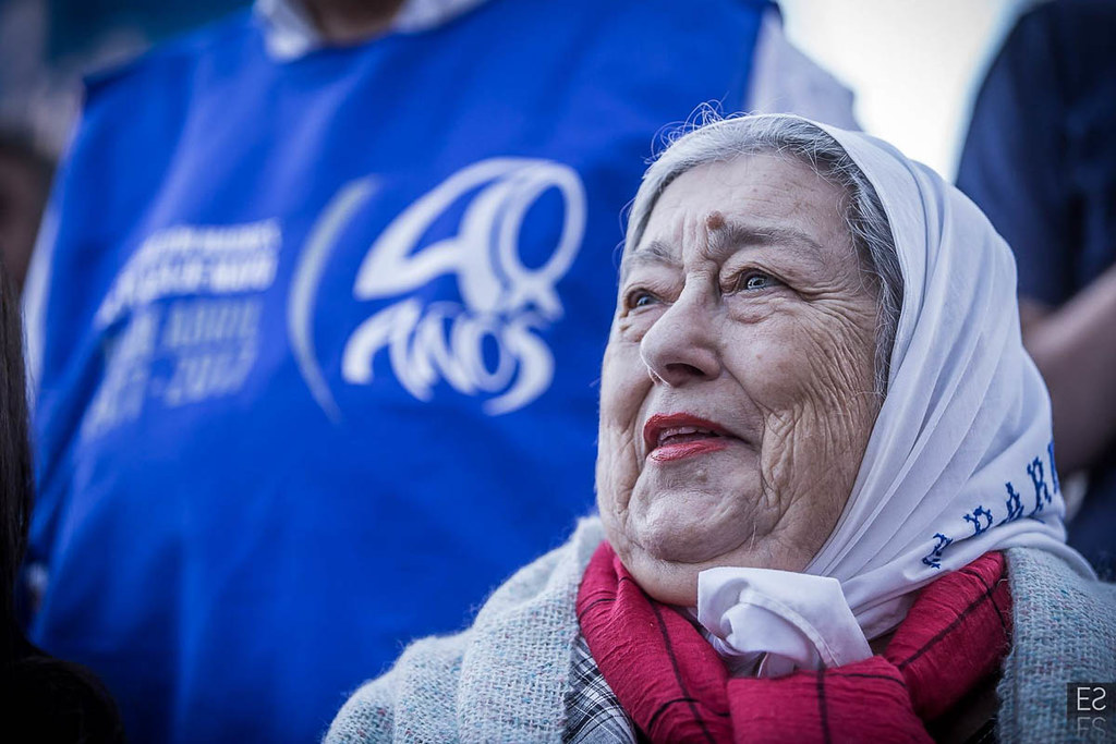 Fotógrafo Estanislao Santos - Estanislao Santos fotógrafo | Registro fotográfico: Hebe de Bonafini y movilización en Buenos Aires, Argentina