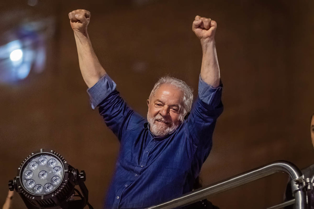 Fotógrafo Estanislao Santos - Estanislao Santos fotógrafo | Registro fotográfico: Lula frente a la multitud en Brasil