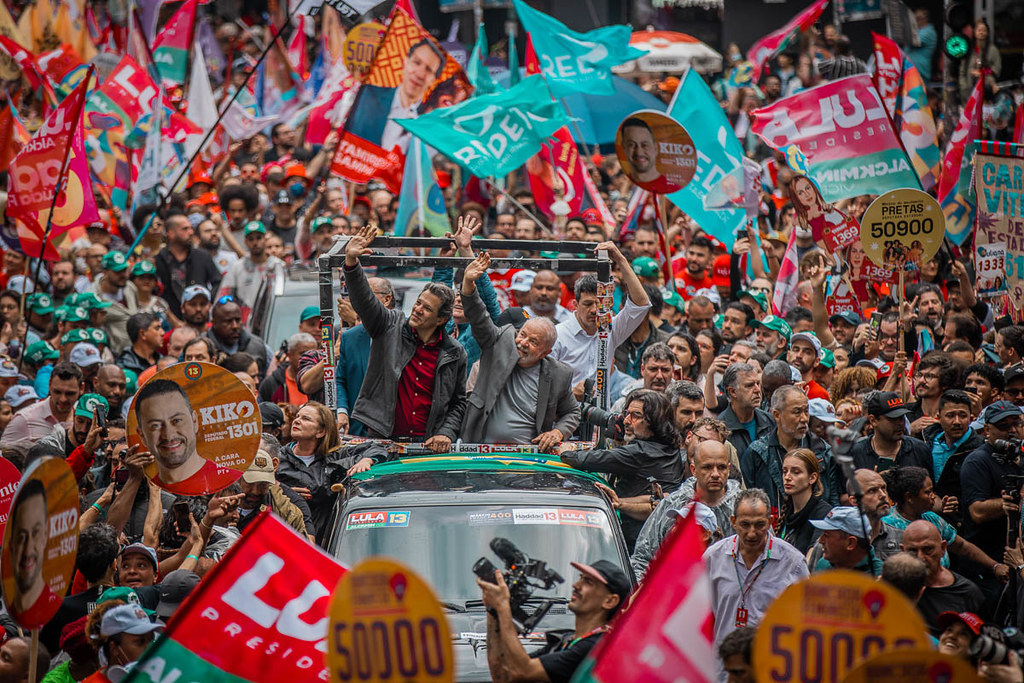 Fotógrafo Estanislao Santos - Estanislao Santos fotógrafo | Registro fotográfico: Lula frente a la multitud en Brasil